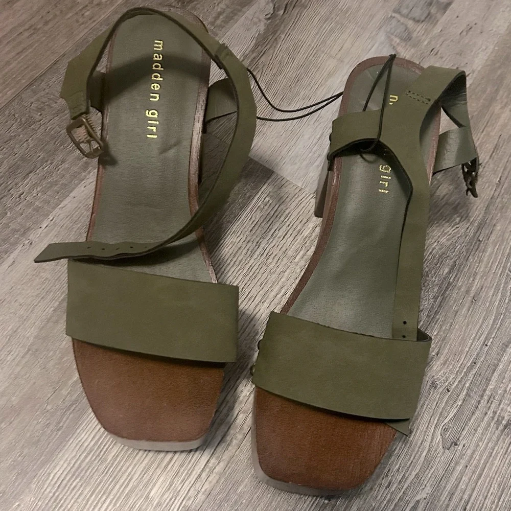 Steve Madden Olive Green and Brown Platform Sandals - Picture 2 of 2